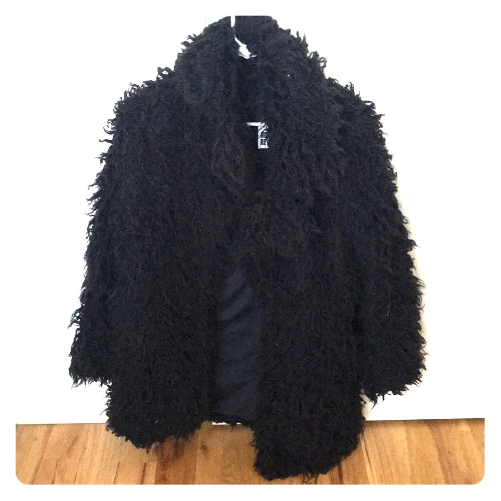 STYLISH BLACK WINTER COAT